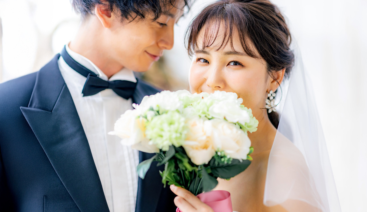 無料カウンセリングで婚活を始めて結婚した新郎新婦イメージ - 看護師の婚活 結婚相談所ナース福岡